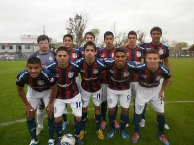 Buen debut de las juveniles azulgranas ante Lans